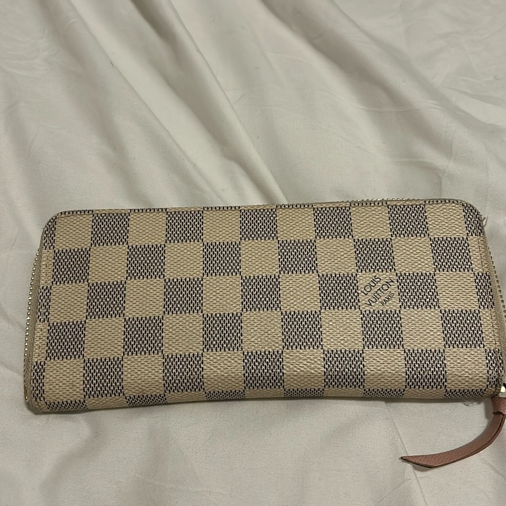 Louis Vuitton Clémence Wallet beige